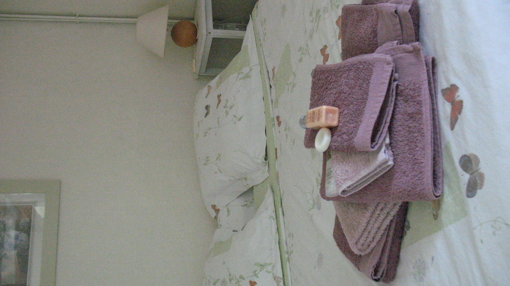 Bed and Breakfast La Mesnagerie Jarzé Habitación foto