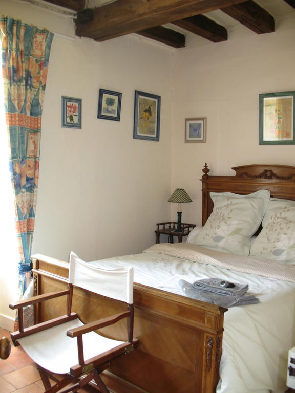 Bed and Breakfast La Mesnagerie Jarzé Habitación foto